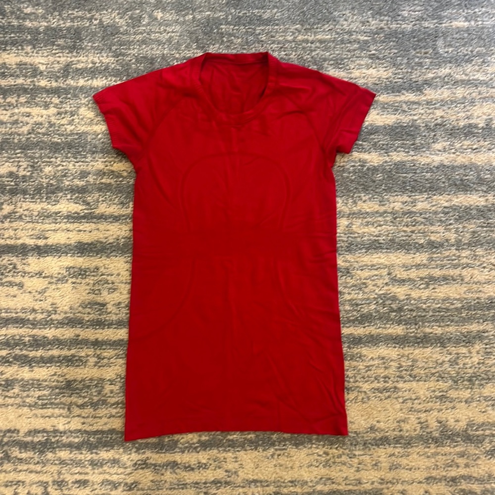Lulu lemon swift tech~ perfect condition size 6 top